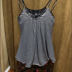 Tank top with jewelry details